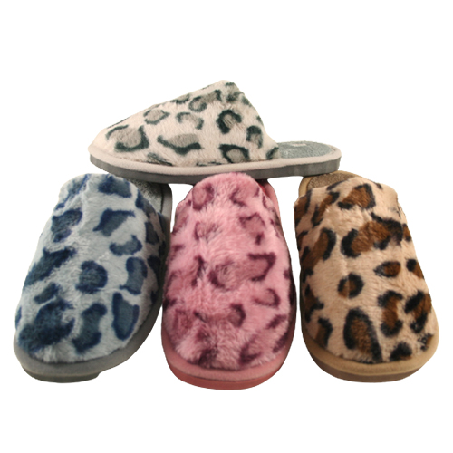 Women's winter slippers in a variety of colors